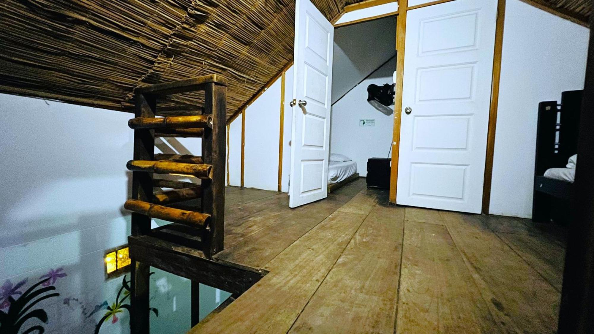 Hostal Kaia ซันตามาร์ตา ภายนอก รูปภาพ