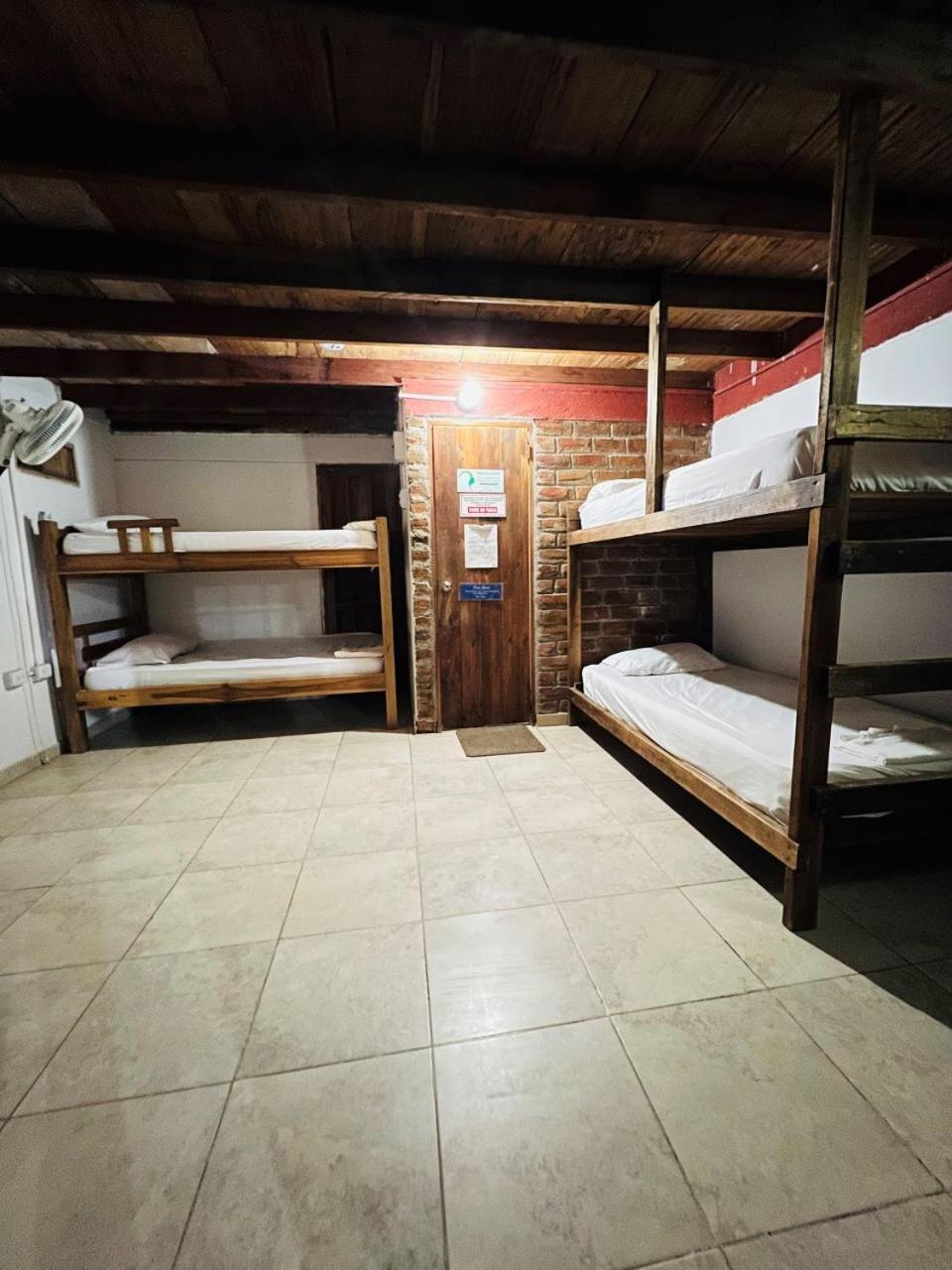 Hostal Kaia ซันตามาร์ตา ภายนอก รูปภาพ