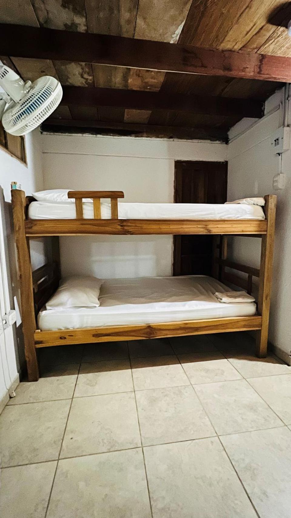 Hostal Kaia ซันตามาร์ตา ภายนอก รูปภาพ