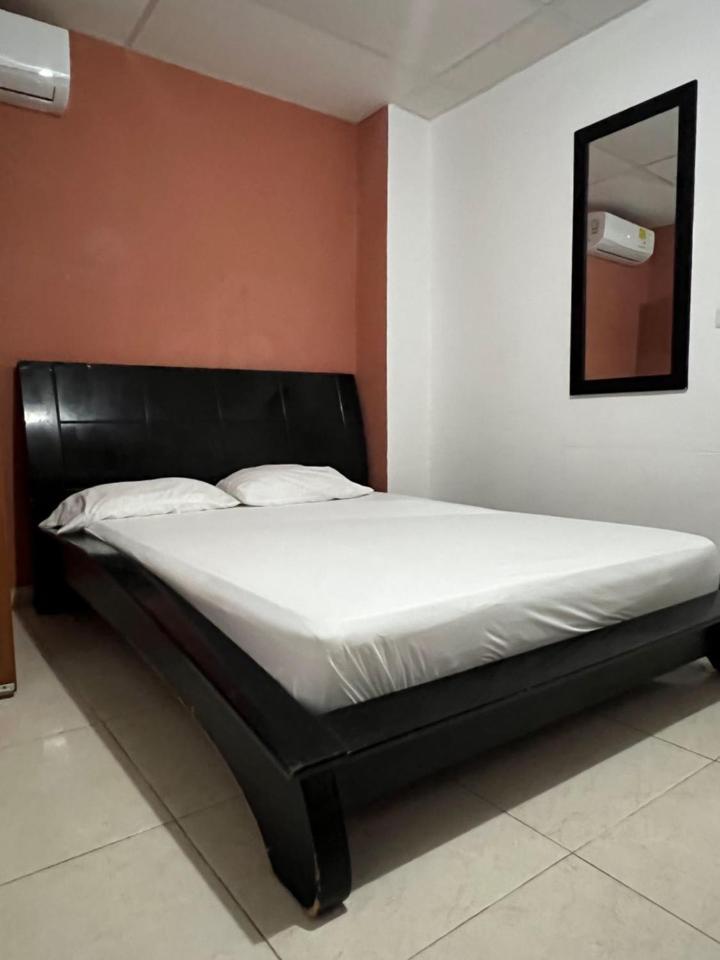 Hostal Kaia ซันตามาร์ตา ภายนอก รูปภาพ