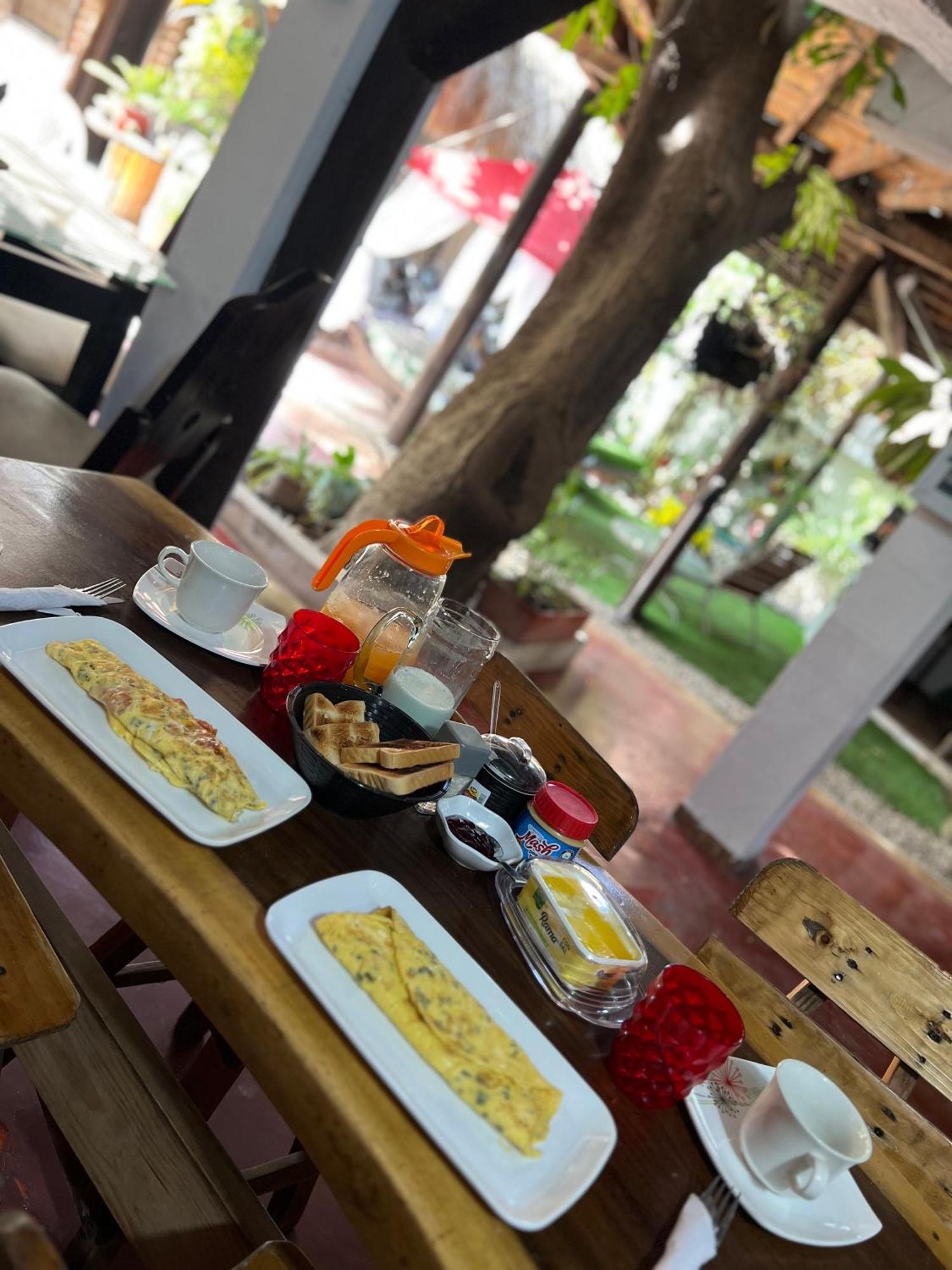 Hostal Kaia ซันตามาร์ตา ภายนอก รูปภาพ